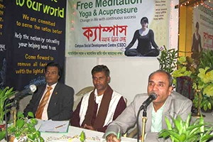 Specialists of Acupressure & Reflexology describe about the therapy in the Free Acupressure & Reflexology Seminar at Campus Auditorium.